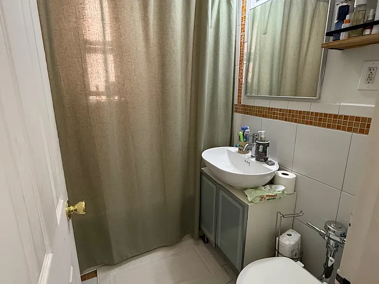 2090 Barnes Ave #3E — Photo 11