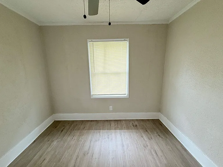 15811 Trinity St — Photo 6