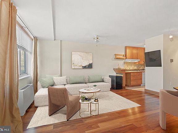 4th image of 10401 Grosvenor Pl APT 408