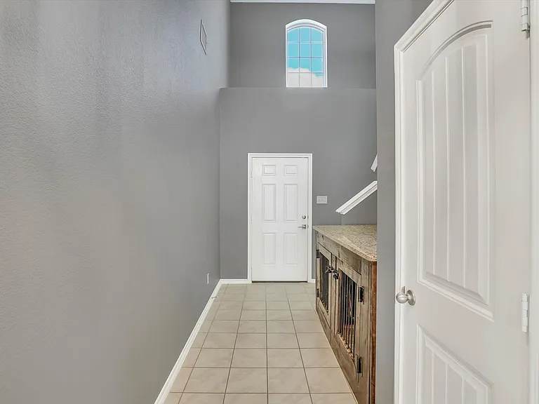 1535 Meadowlake Dr — Photo 7