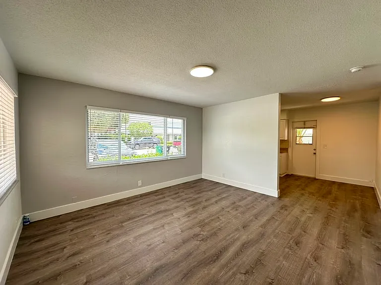 840 NE 17th Ter #9 — Photo 16