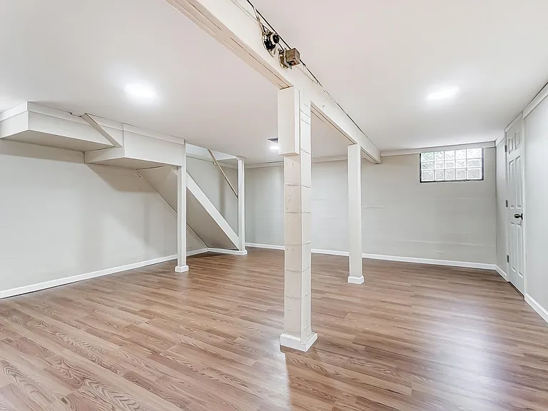 71 Lucas Dr — Photo 52