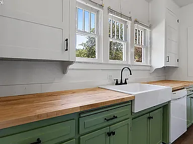 612 N State St — Photo 20