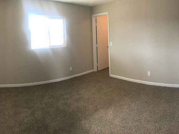 4th image of 2348 N 58th Ln