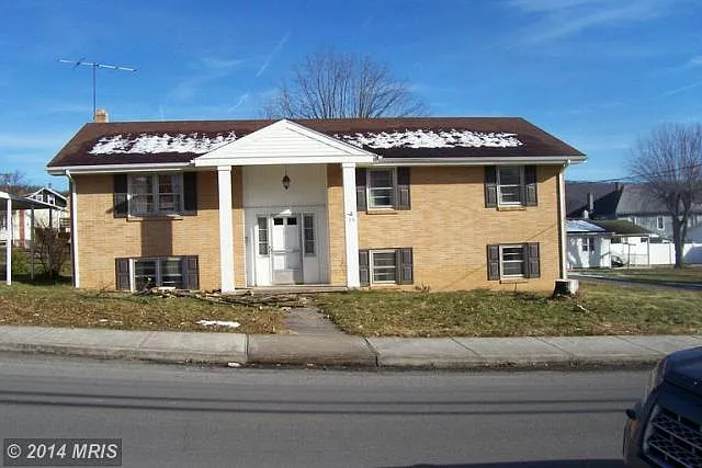 33 N Grove St photo 1