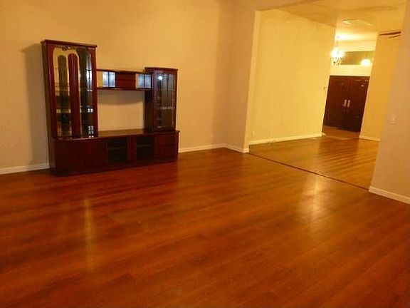 Living Room/Dining