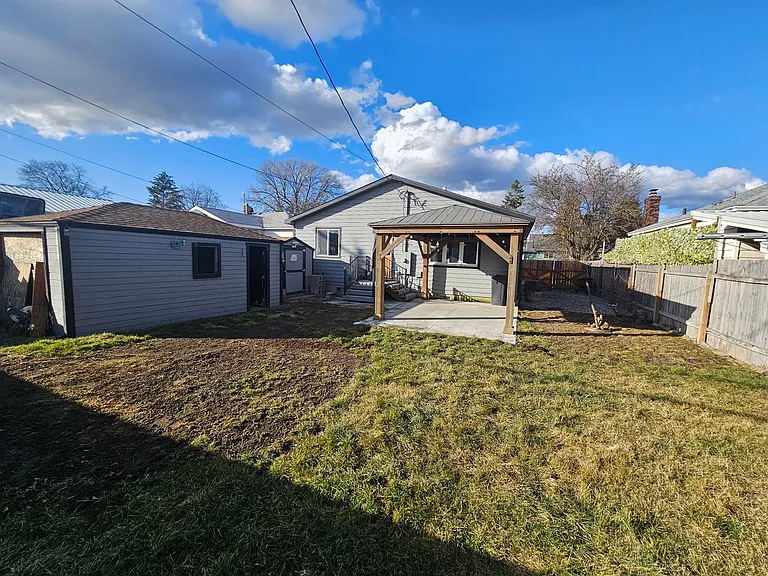 424 E Princeton Ave — Photo 2