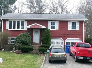 34 Raymond Ave, Toms River, NJ