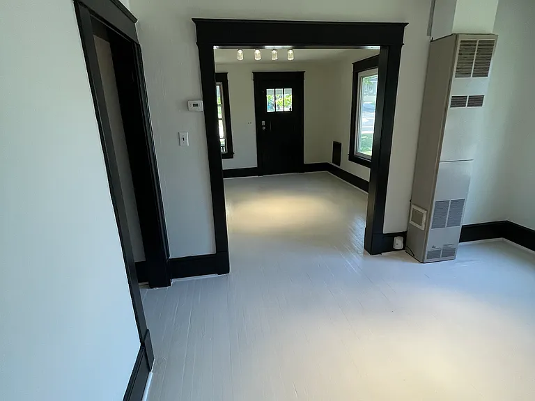 E Cedar St — Photo 13