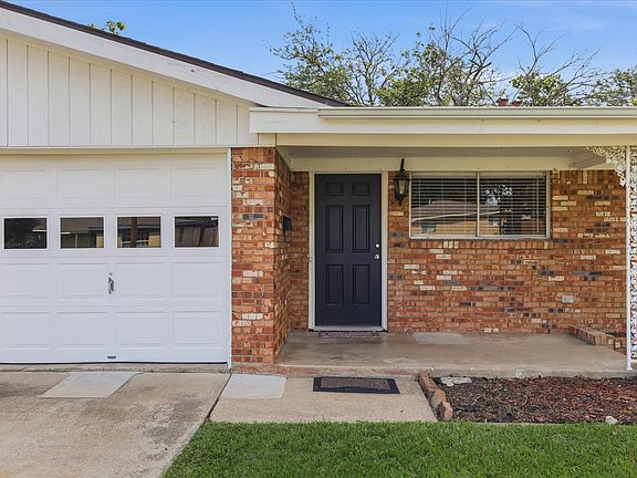 5th image of 3616 Venice Dr