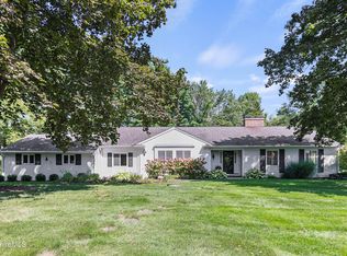 25 E New Lenox Rd, Pittsfield, MA 01201