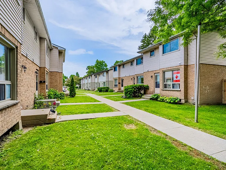 678 Upper Queen St #25 — Photo 11