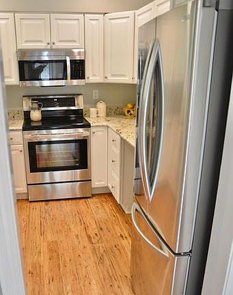 4th image of 426 Shady Nook Ave