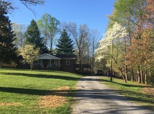 213 Circle Dr, Lafayette, TN 37083