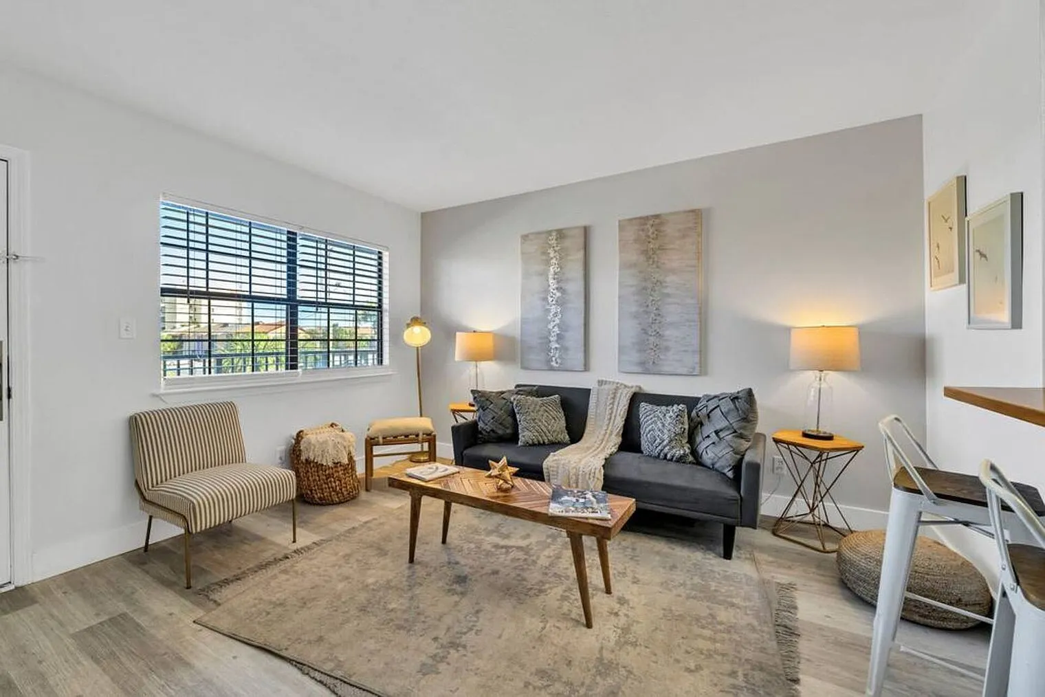 1 bed, 1.0 bath, 6458 sqft, $1,692 — Photo 3