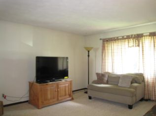 4 Sunny Hill Ln, Orion, IL 61273