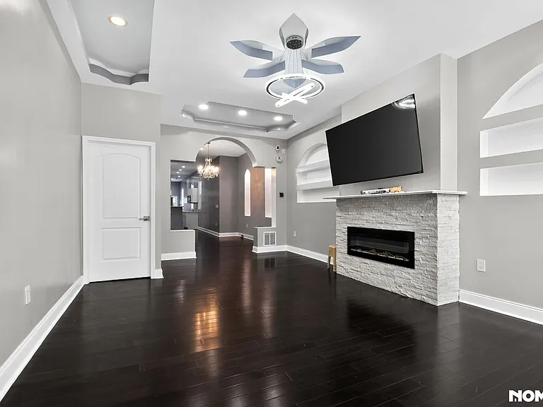 118 S Fulton Ave — Photo 3