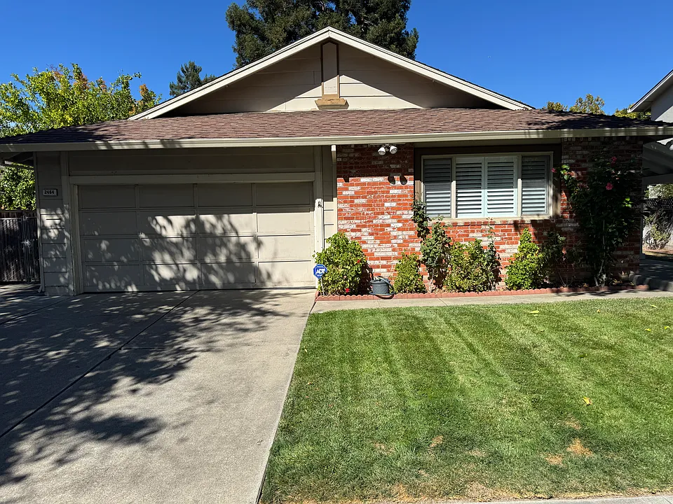 2464 Crestline Rd
