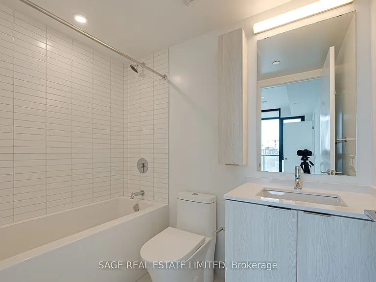 86 Dundas St E #1601 — Photo 21