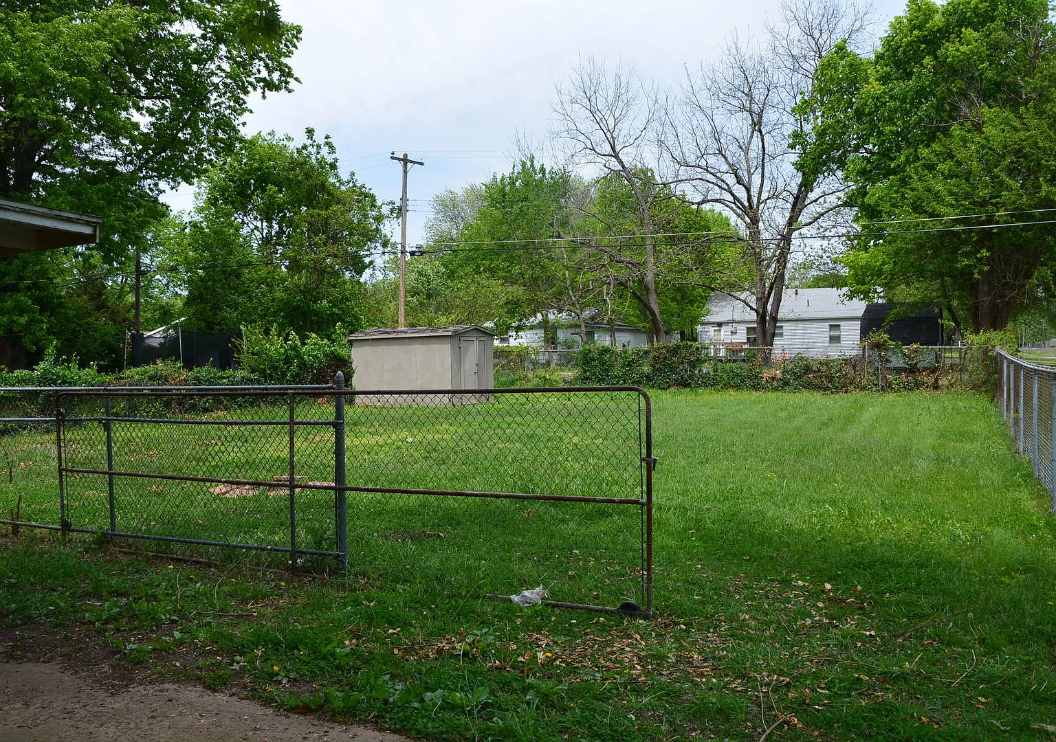 3 Bedroom 1 Bath home with a Fenced back Yard! — Photo 2