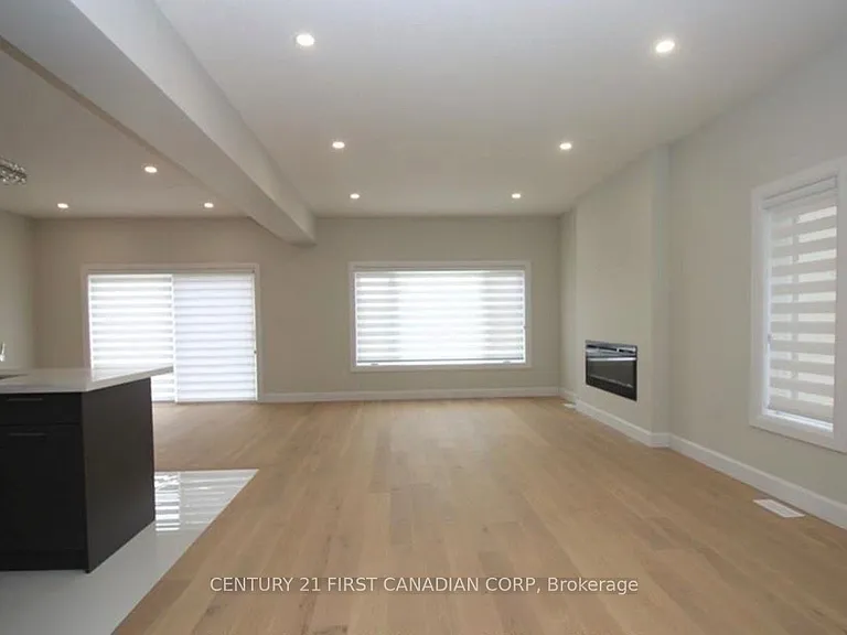 2269 Southport Cres #UPPER — Photo 5