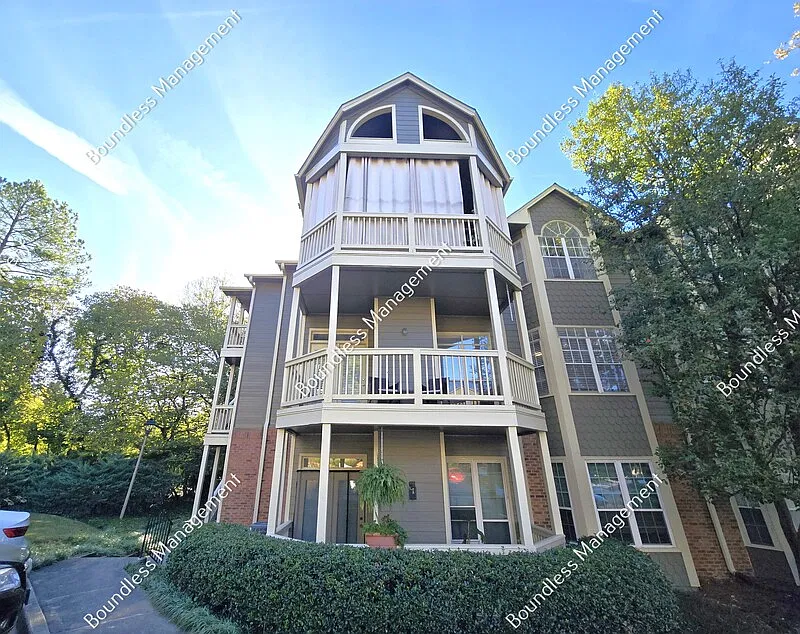 1115 McGill Park Ave NE