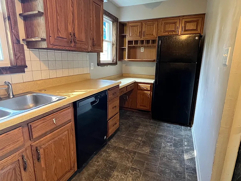 445 W Hewitt Ave — Photo 6