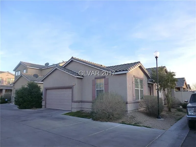 2529 Rainbow Cactus Ct — Photo 2