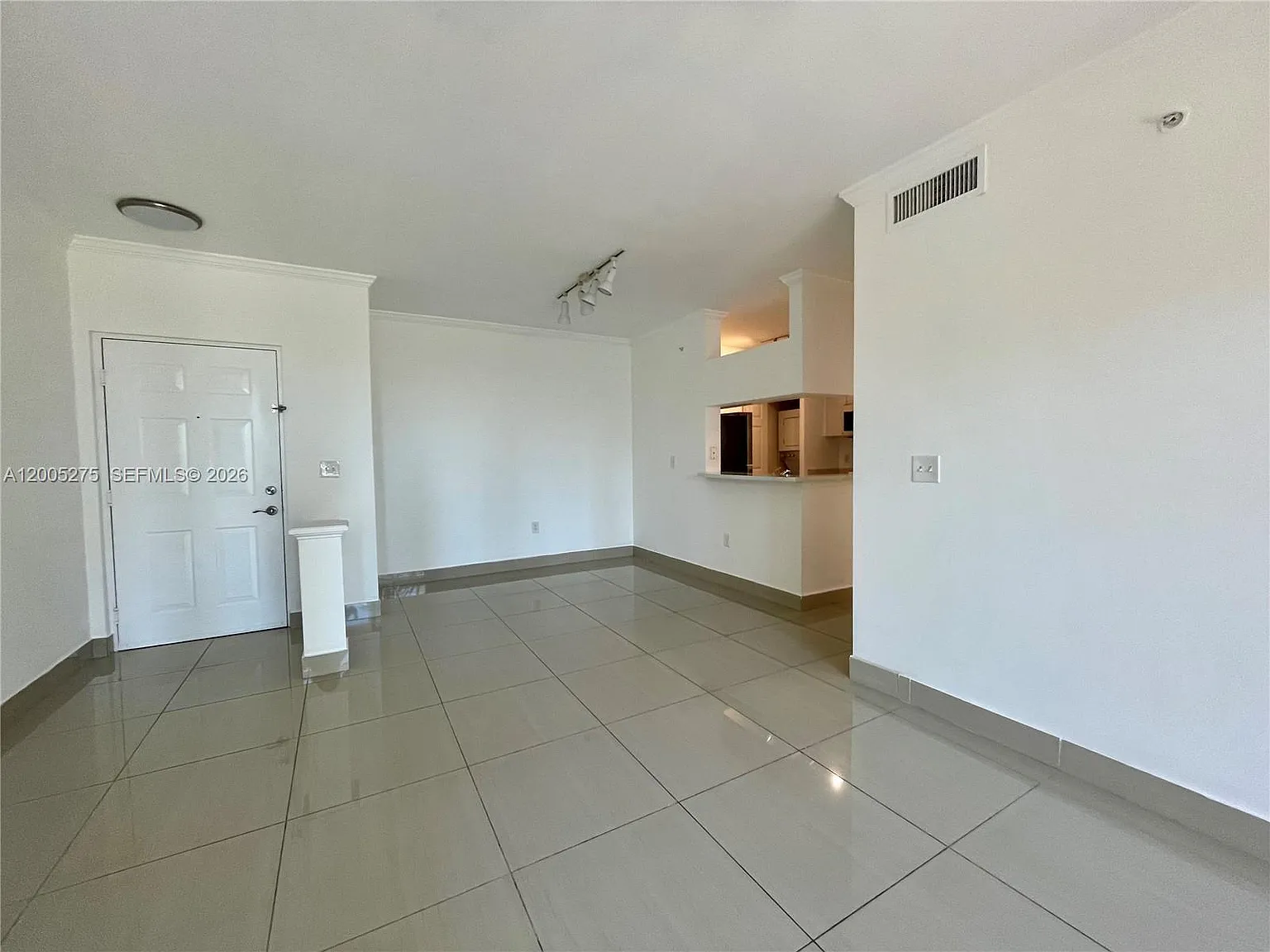 Porto Bellagio Condo — Photo 3