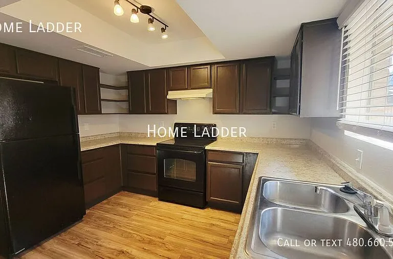 1147 W Drummer Ave — Photo 5