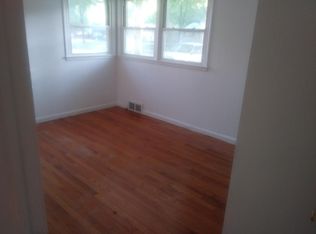 27750 Lexington Pkwy, Southfield, MI 48076