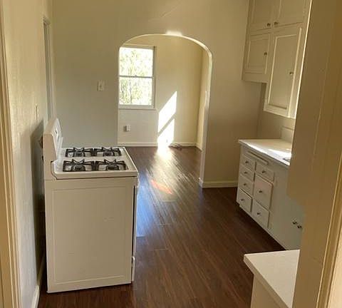 5th image of 1614 Fremont Ave
