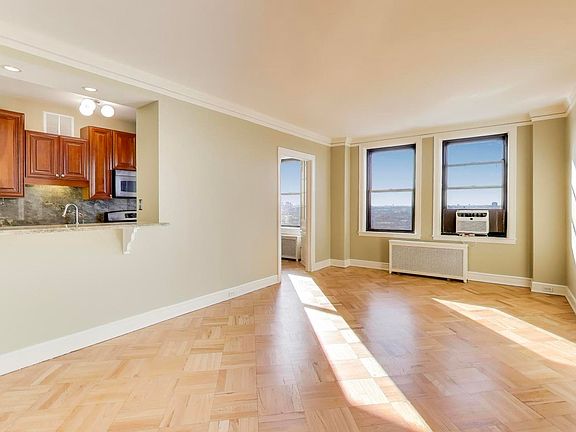 4th image of 2000 N Lincoln Park W #1404