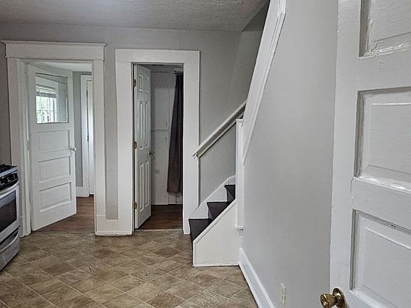 5th image of 522 W 6th St