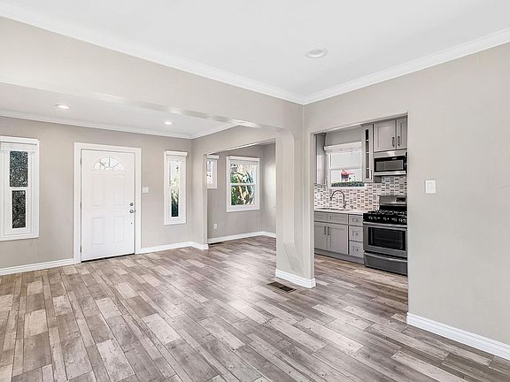 2nd image of 1622 Morton Ave #1622