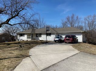 917 E Roseberry St, Hopkins, MO 64461