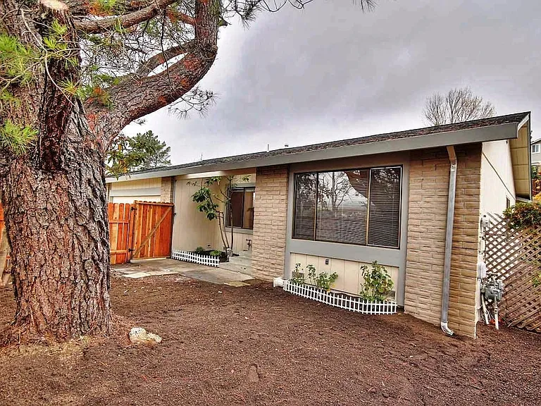 221 San Marin Dr — Photo 3