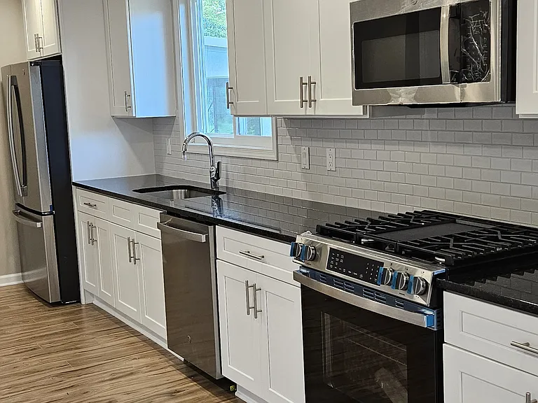 4022 Greenmount Dr — Photo 3