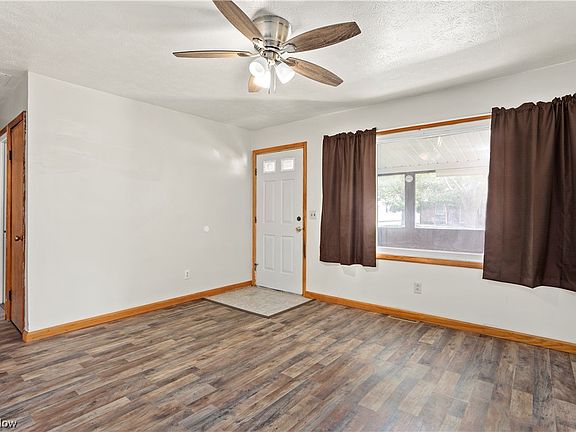 5th image of 404 Wesley Ave