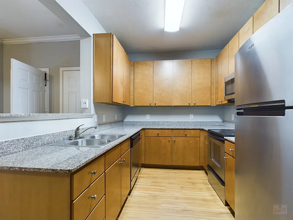 2502 Leon St #415