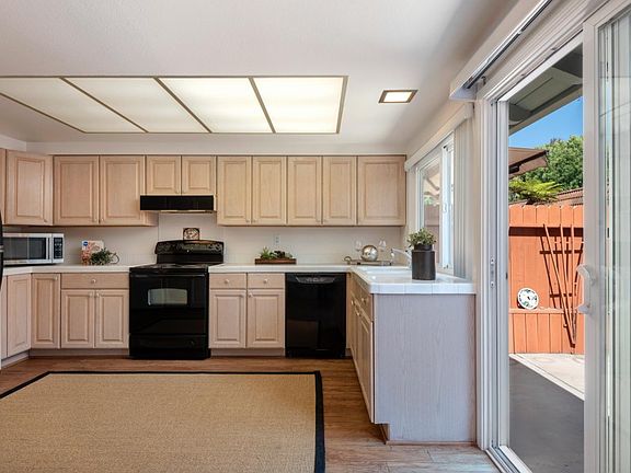 4th image of 53 La Cumbre Cir