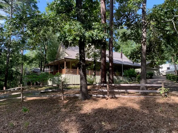 860 Wildwood Trl, Holly Lake Ranch, TX 75765