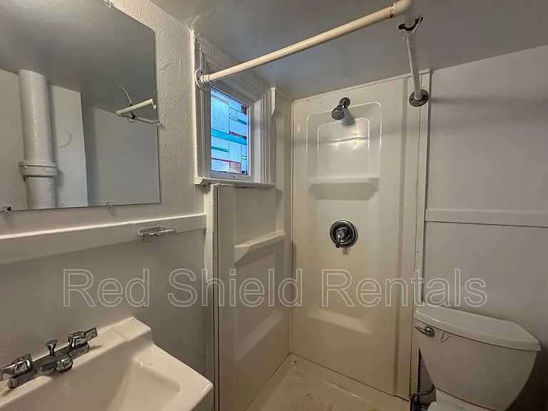 113 N Hamilton St #2 — Photo 5