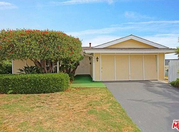 2nd image of 3644 Oceanhill Way