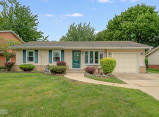 566 Ridge Ave, Elk Grove Village, IL 60007