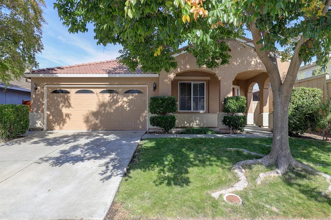 6423 Cormorant Cir photo 1