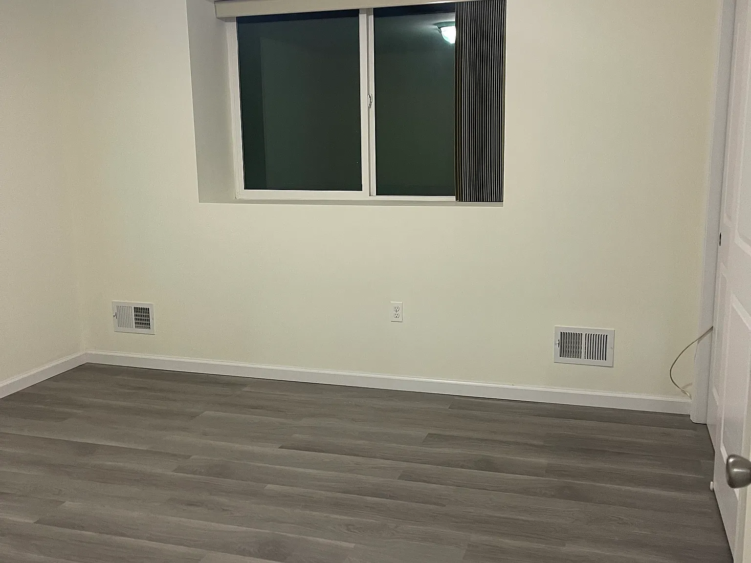 2 bed, 750 sqft, $2,200 — Photo 2