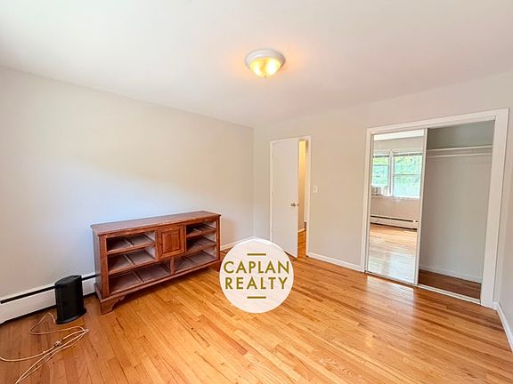 5th image of 95 Oak Ridge Dr #8