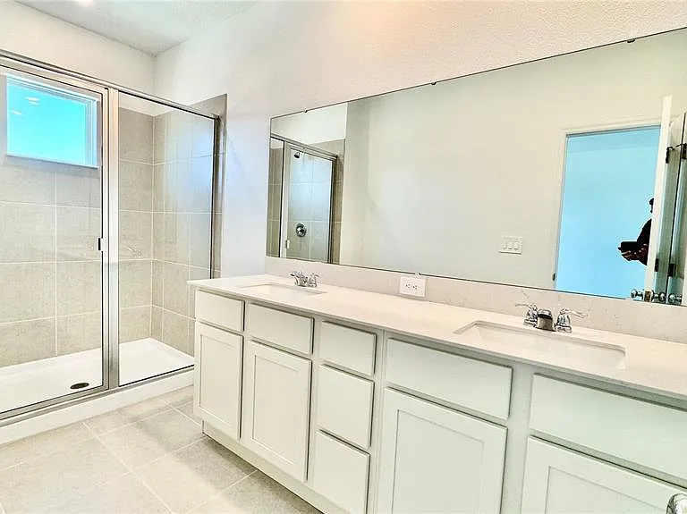 319 Sol Vista Dr — Photo 10