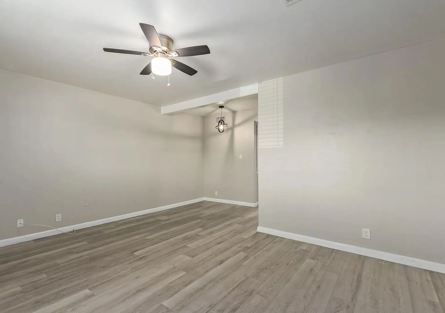 3405 E Pinchot Ave — Photo 4